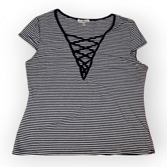 🖤 4/$20 🖤 - Picture 1 of 6